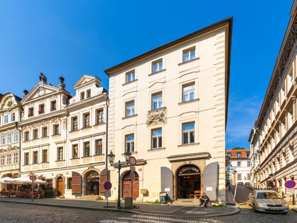 Apartment Nerudova By Interhome Praga Zewnętrze zdjęcie