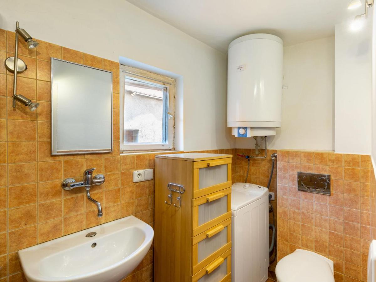 Apartment Nerudova By Interhome Praga Zewnętrze zdjęcie