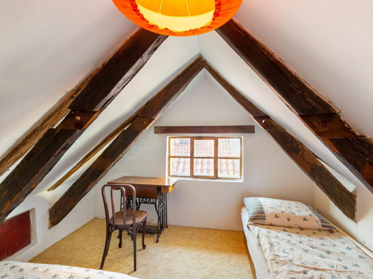 Apartment Nerudova By Interhome Praga Zewnętrze zdjęcie